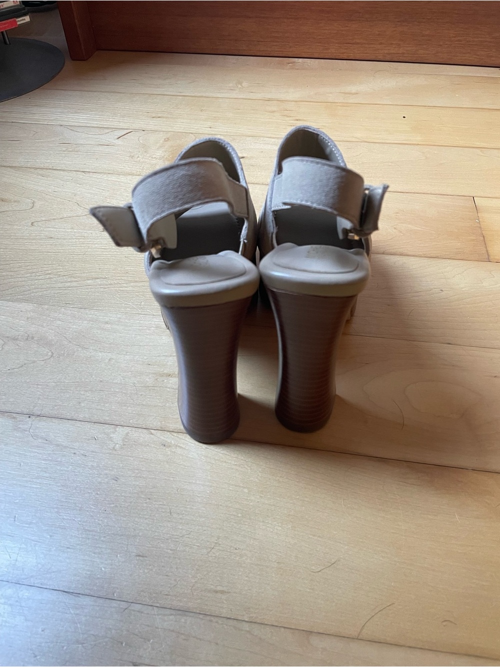 ✨Rye chunky suede platform heel sandals✨ - Picture 4 of 6